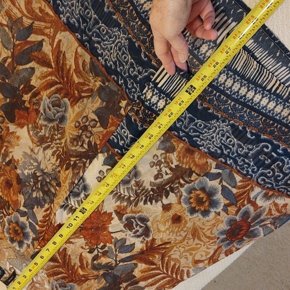 New Directions Ladies Sleeveless Blouse with Chiffon Overlay - Picture 8 of 8